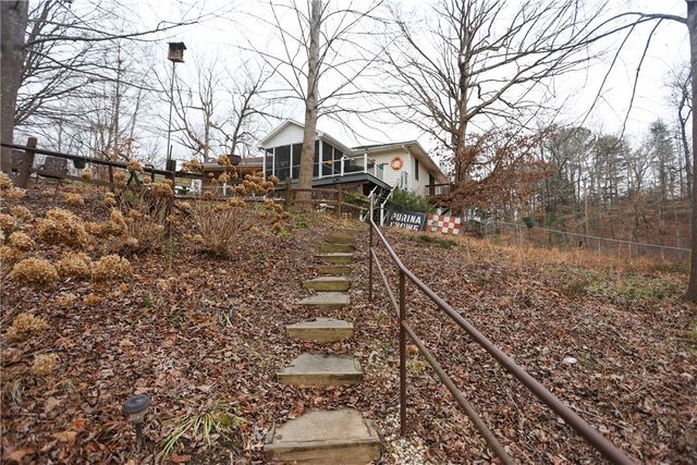 518 Inlet Drive, Seneca, SC 29672