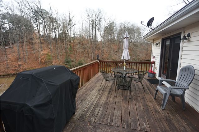 518 Inlet Drive, Seneca, SC 29672