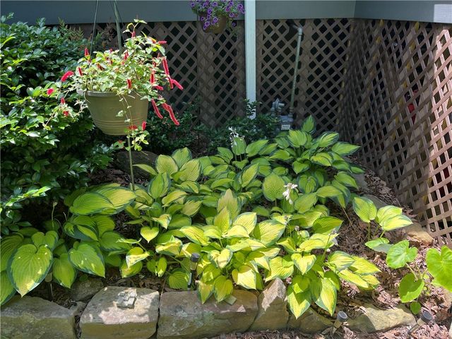 518 Inlet Drive, Seneca, SC 29672