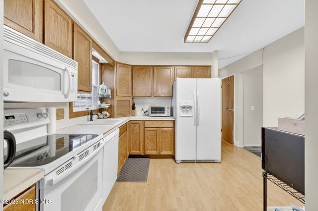 320 Southwood Drive, Perrysburg, OH 43551