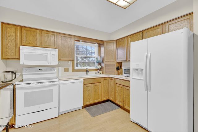 320 Southwood Drive, Perrysburg, OH 43551