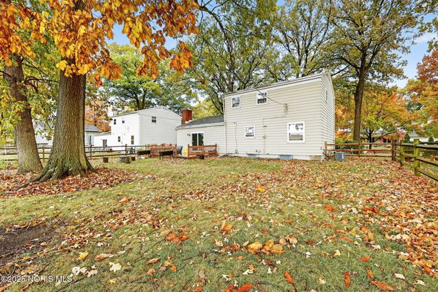 320 Southwood Drive, Perrysburg, OH 43551