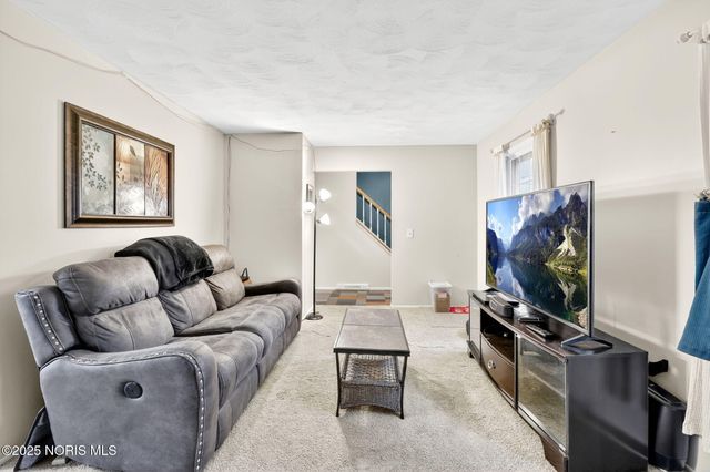 320 Southwood Drive, Perrysburg, OH 43551