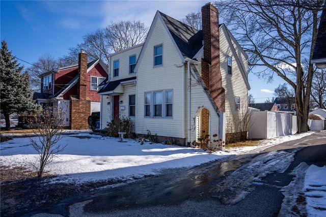 652 Main Avenue, Warwick, RI 02886