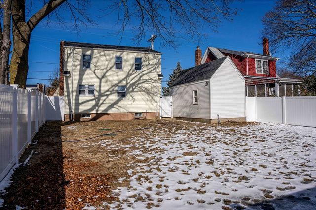 652 Main Avenue, Warwick, RI 02886