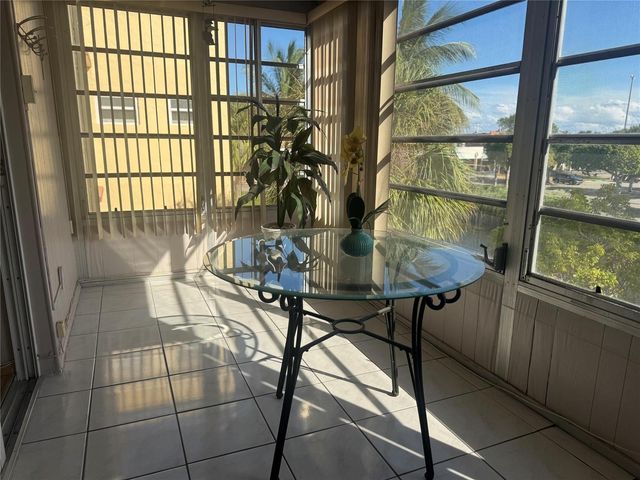 3940 NW 42 Avenue 315, Lauderdale Lakes, FL 33319
