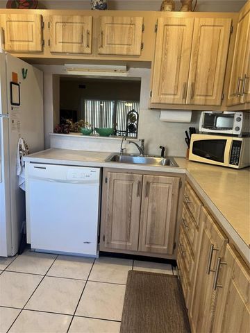 3940 NW 42 Avenue 315, Lauderdale Lakes, FL 33319