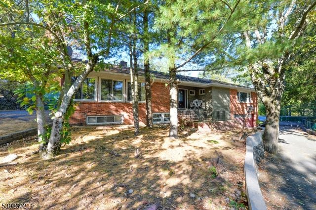 27 Edgemont Rd, West Orange Twp., NJ 07052