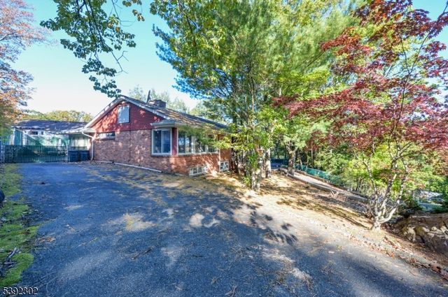 27 Edgemont Rd, West Orange Twp., NJ 07052