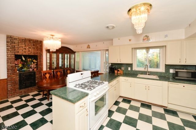 27 Edgemont Rd, West Orange Twp., NJ 07052