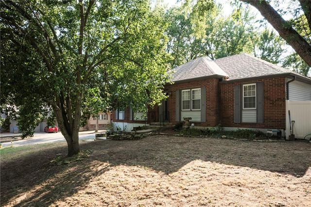 22 Locust Lane, Warrensburg, MO 64093