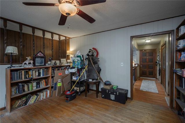 22 Locust Lane, Warrensburg, MO 64093