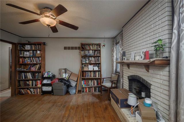 22 Locust Lane, Warrensburg, MO 64093