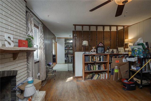 22 Locust Lane, Warrensburg, MO 64093