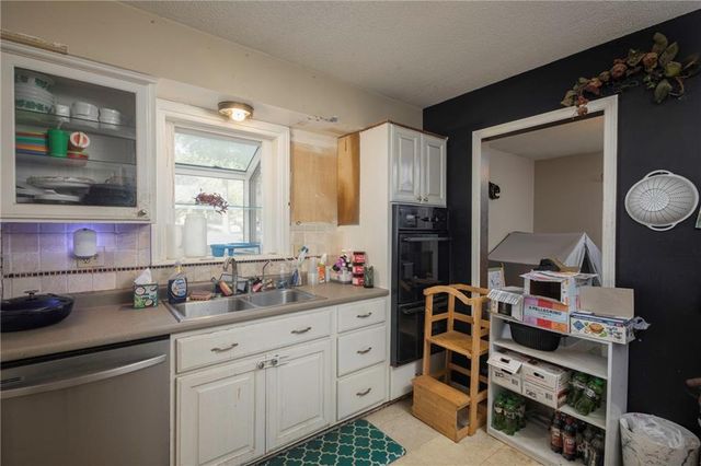 22 Locust Lane, Warrensburg, MO 64093