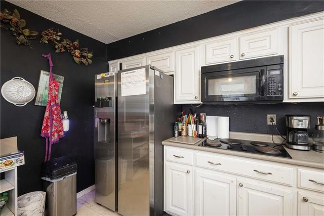 22 Locust Lane, Warrensburg, MO 64093