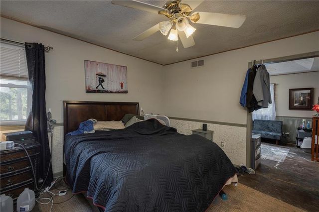 22 Locust Lane, Warrensburg, MO 64093