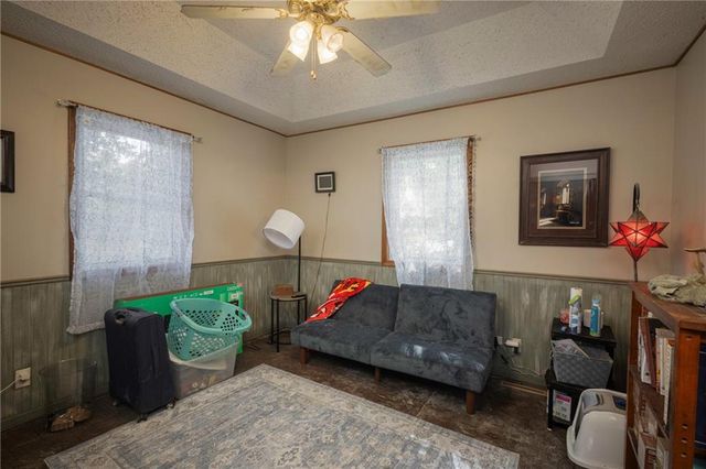 22 Locust Lane, Warrensburg, MO 64093