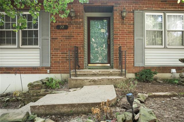 22 Locust Lane, Warrensburg, MO 64093