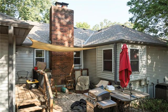 22 Locust Lane, Warrensburg, MO 64093