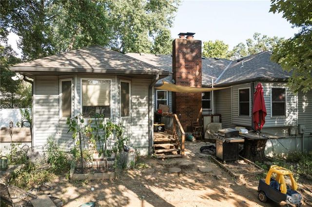 22 Locust Lane, Warrensburg, MO 64093