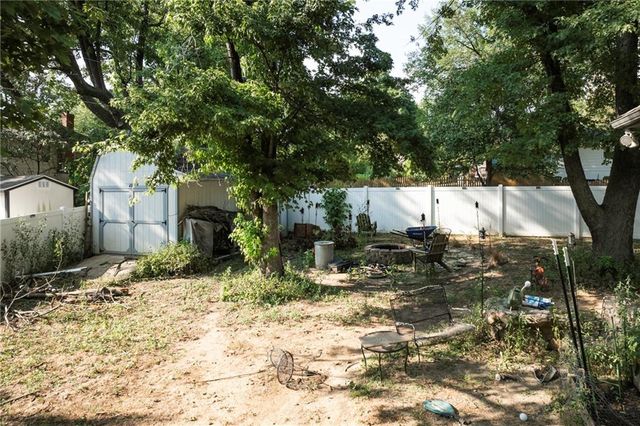 22 Locust Lane, Warrensburg, MO 64093