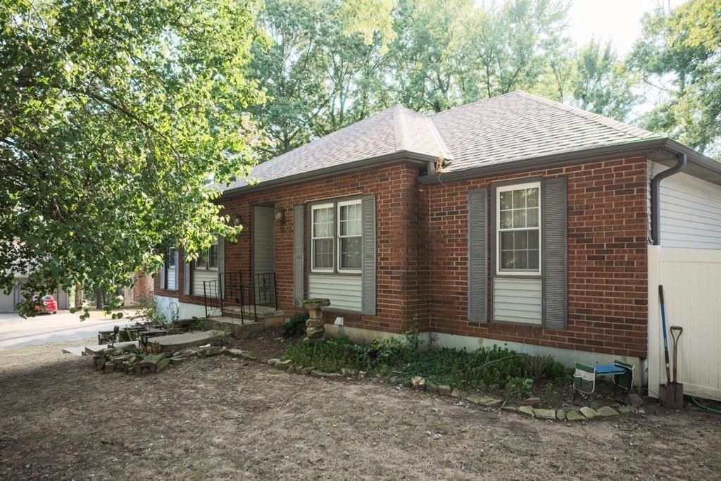 22 Locust Lane, Warrensburg, MO 64093