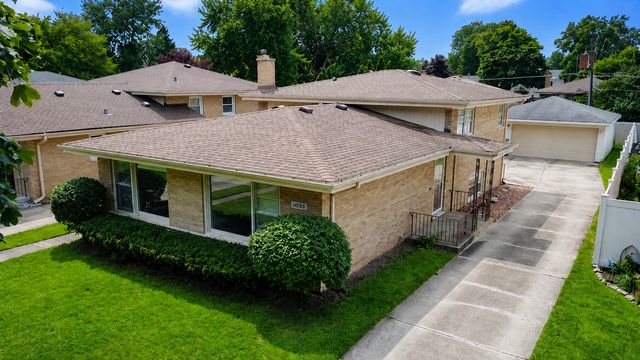 1638 Forest Road, La Grange Park, IL 60526