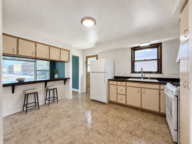 1638 Forest Road, La Grange Park, IL 60526