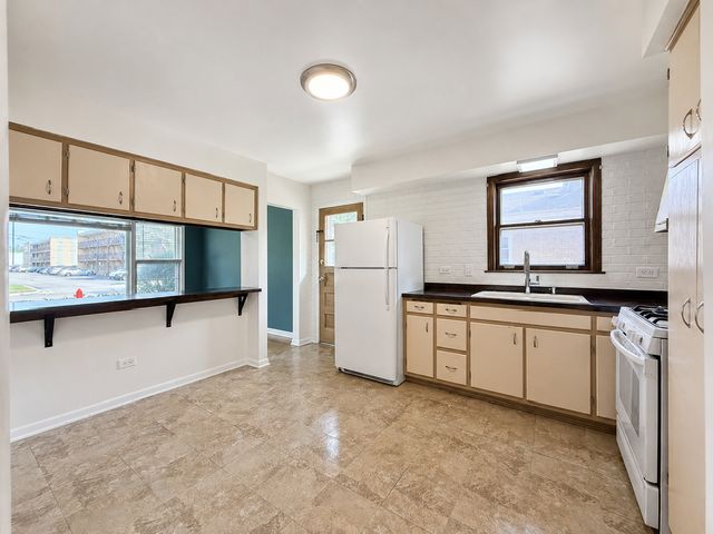 1638 Forest Road, La Grange Park, IL 60526