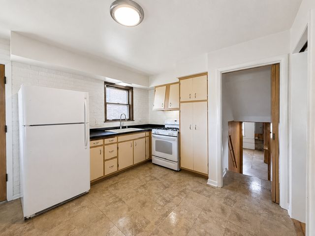 1638 Forest Road, La Grange Park, IL 60526