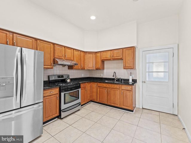 1521 W SHUNK ST, Philadelphia, PA 19145