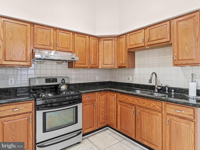 1521 W SHUNK ST, Philadelphia, PA 19145