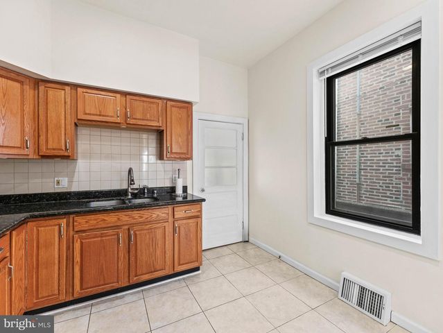 1521 W SHUNK ST, Philadelphia, PA 19145