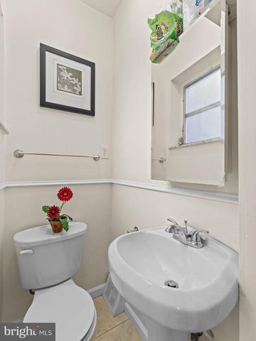 1521 W SHUNK ST, Philadelphia, PA 19145