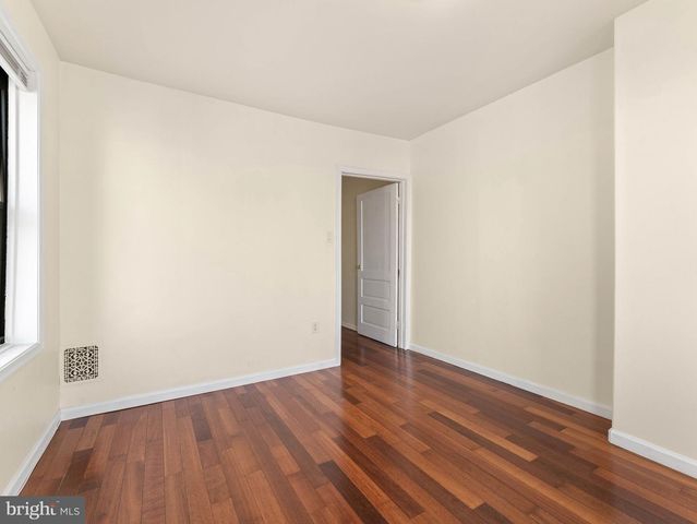 1521 W SHUNK ST, Philadelphia, PA 19145