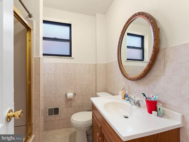 1521 W SHUNK ST, Philadelphia, PA 19145