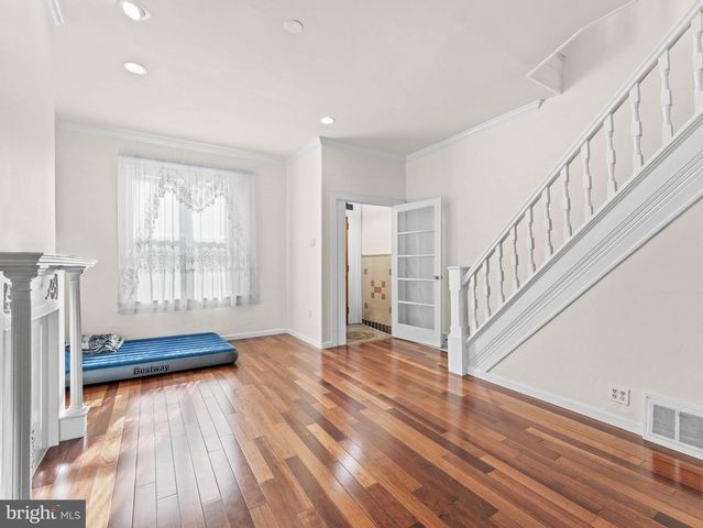 1521 W SHUNK ST, Philadelphia, PA 19145