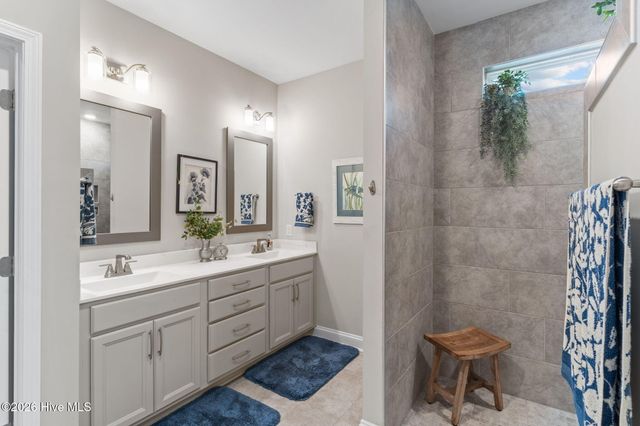 7342 Oakland Country Court, Winnabow, NC 28479