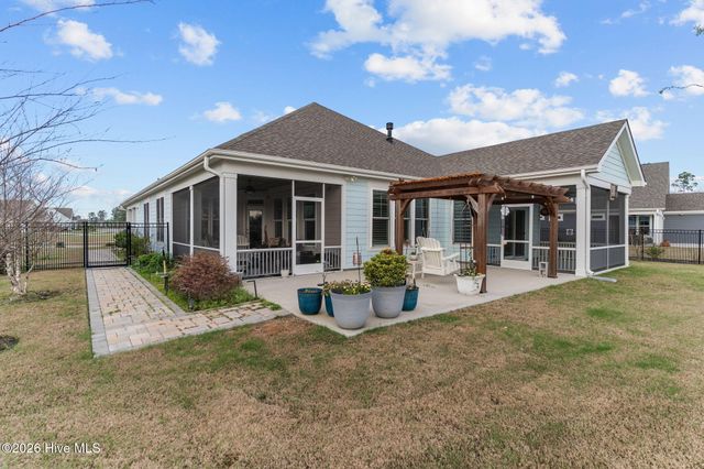 7342 Oakland Country Court, Winnabow, NC 28479