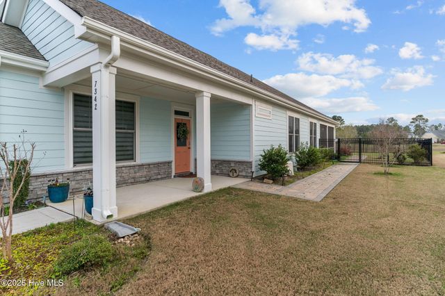 7342 Oakland Country Court, Winnabow, NC 28479