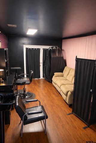 1211 Lamar Avenue, Mount Pleasant, TX 75455
