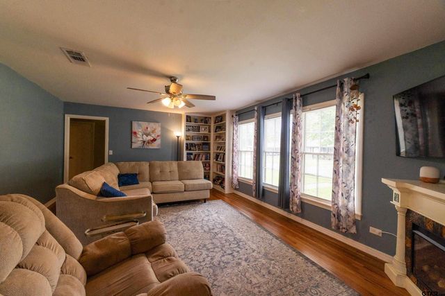 1211 Lamar Avenue, Mount Pleasant, TX 75455