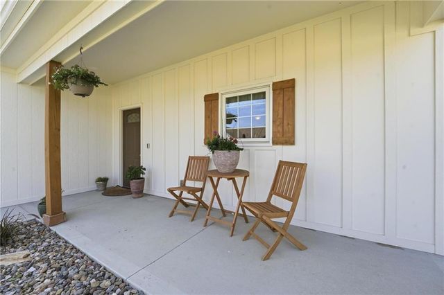 409 NE Ash Street, Oak Grove, MO 64075