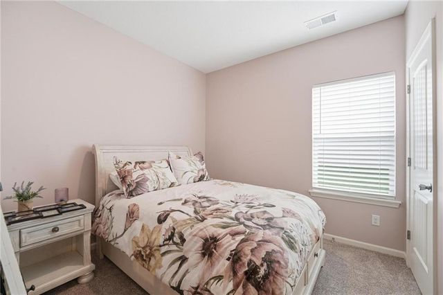 409 NE Ash Street, Oak Grove, MO 64075