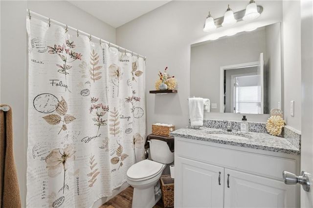 409 NE Ash Street, Oak Grove, MO 64075