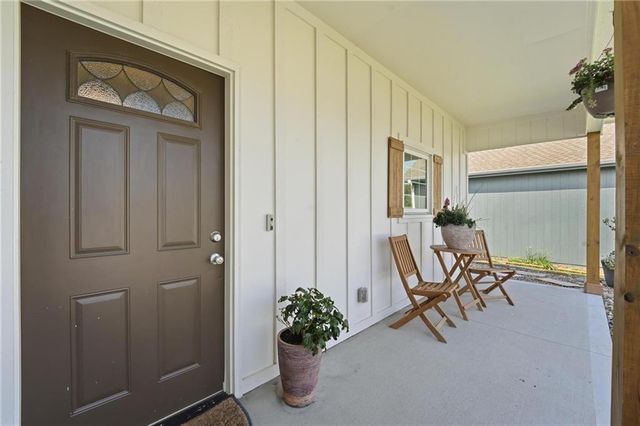 409 NE Ash Street, Oak Grove, MO 64075