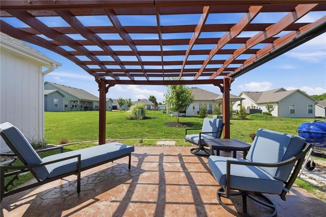 409 NE Ash Street, Oak Grove, MO 64075