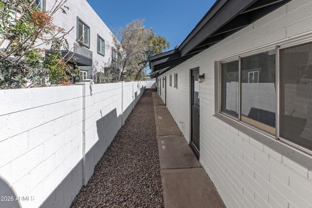 3020 E YALE Street, Phoenix, AZ 85008