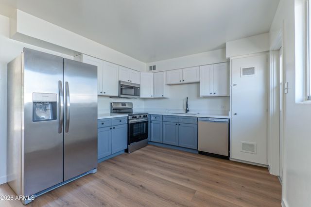 3020 E YALE Street, Phoenix, AZ 85008